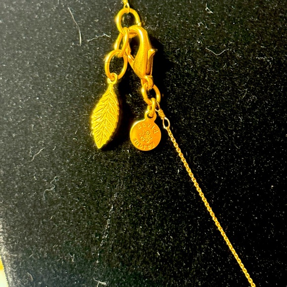 David Aubrey C dainty necklace gold tone crystal and leaf pattern around the C - Picture 4 of 4